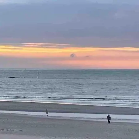 Au 154 Bis - Joli Avec Grande Terrasse Et Proche De La A Malo