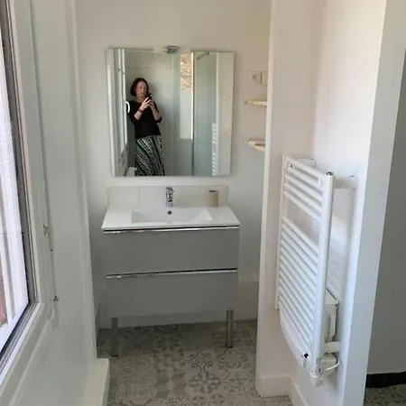 Au 154 Bis - Joli Avec Grande Terrasse Et Proche De La A Malo